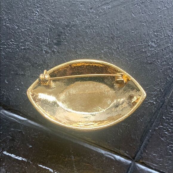 Stunning Vintage 'Mona So' Black Cabochon and Enamel Gold Brooch, Unmarked - Picture 3 of 3